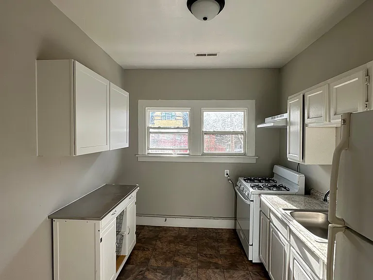 268 Sherman Ave #A4 — Photo 5