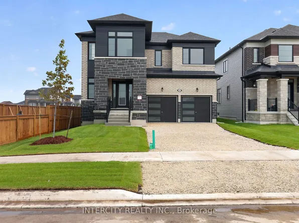 22 Legacy Cir, Wasaga Beach, ON L9Z 0L8