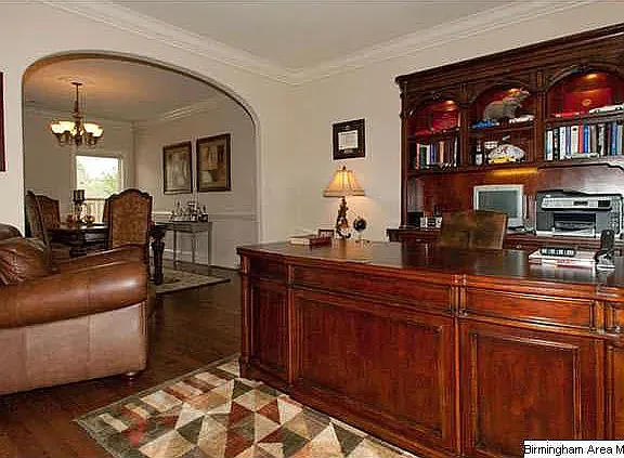 2001 Belvedere Cir — Photo 5