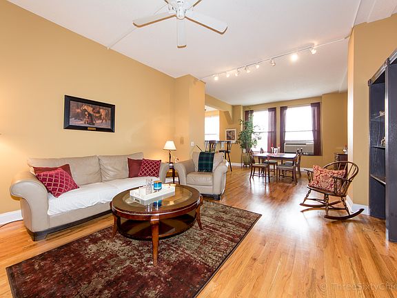 2nd image of 600 S Dearborn St APT 1606