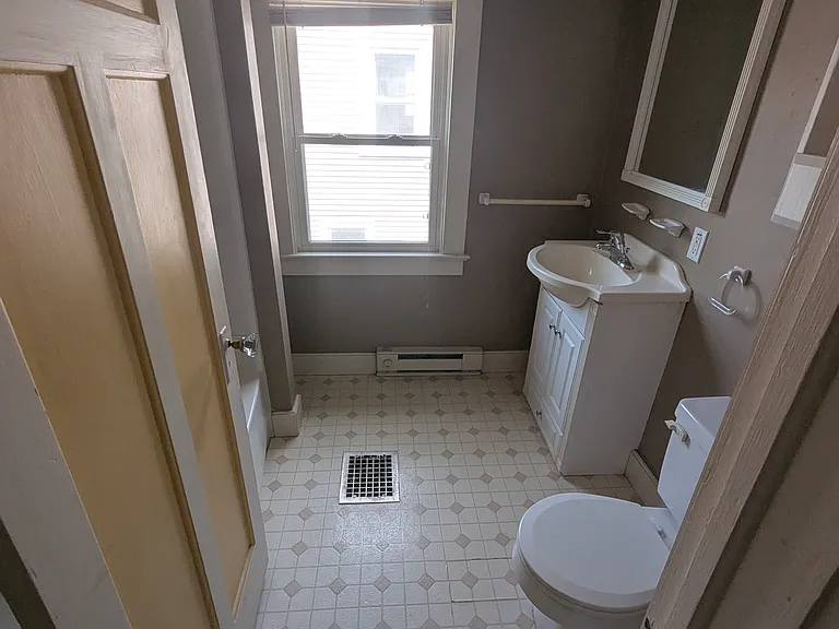 297 Dartmouth St — Photo 8