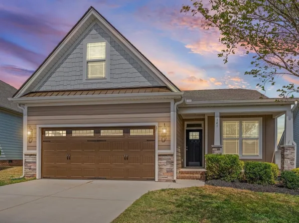 141 Bur Oak Dr, Taylors, SC 29687