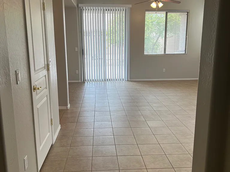 18167 N Arbor Dr — Photo 2