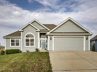 9215 N Holly St, Kansas City, MO 64155