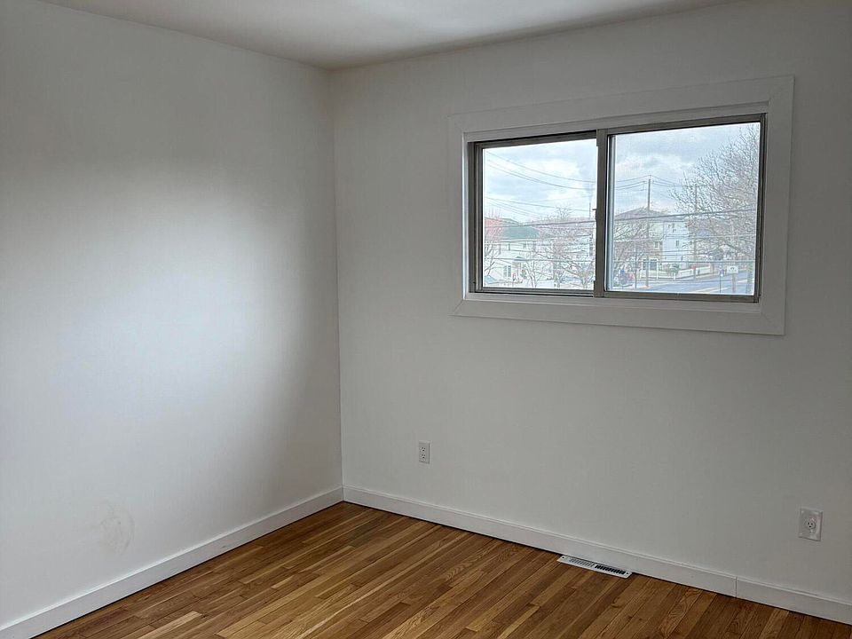 2nd image of 640 Leverett Ave