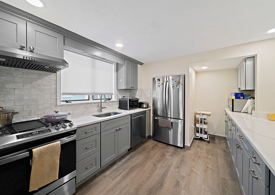 1st image of 2 Cottage Cir #2