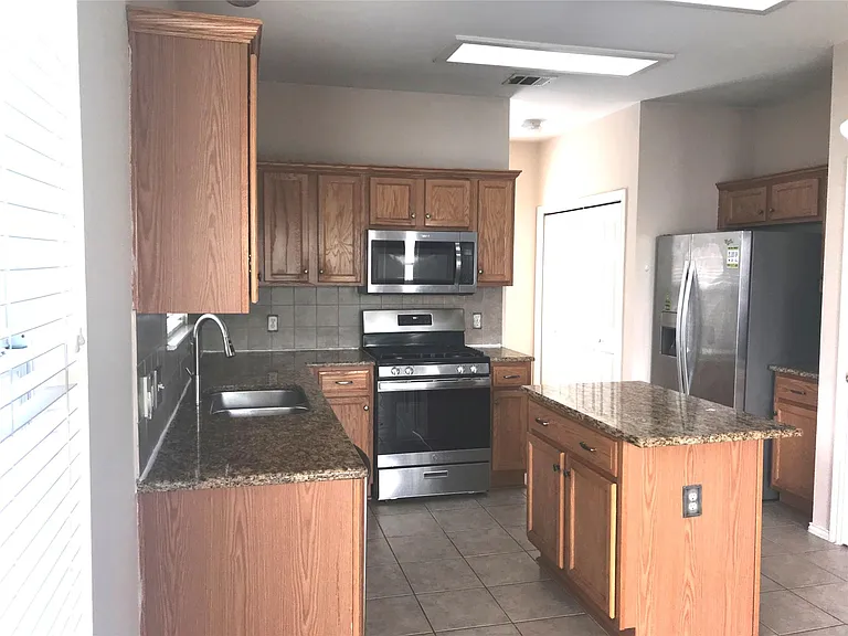 11321 Fletcher Hall Ln — Photo 8