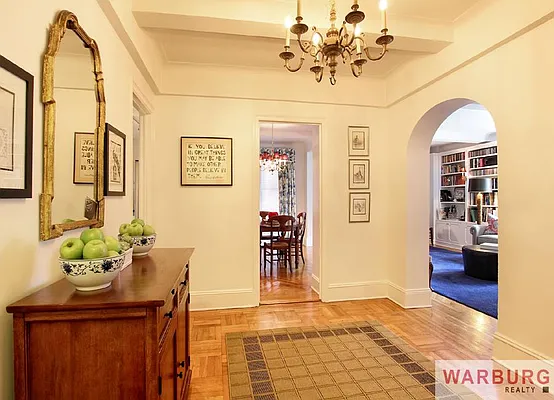 Sold by Warburg | media 14