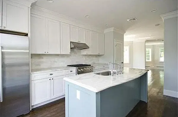 2 bed, 1050 sqft, $4,000 — Photo 1