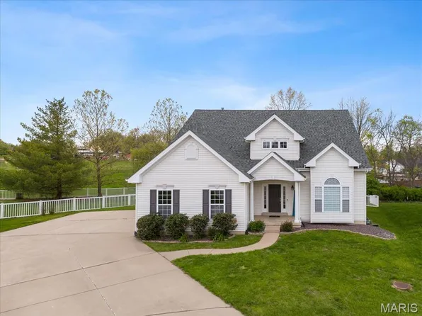 57 Cool Meadows Ct, O'Fallon, MO 63366