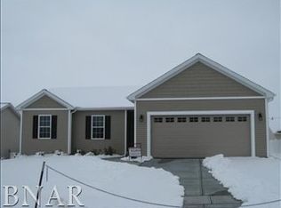 2905 Bardwell Rd, Bloomington, IL 61704