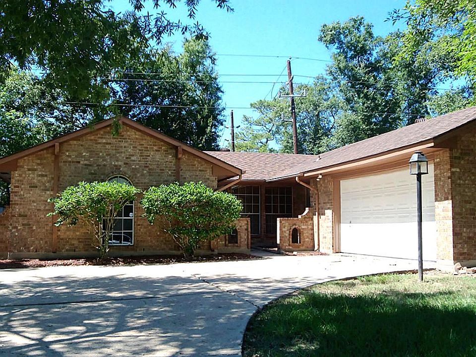 1st image of 3915 Hermitage Hollow Ln