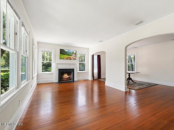 4th image of 1296 TALBOT Avenue