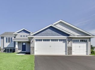 1106 Ironwood Ave SW, Isanti, MN 55040