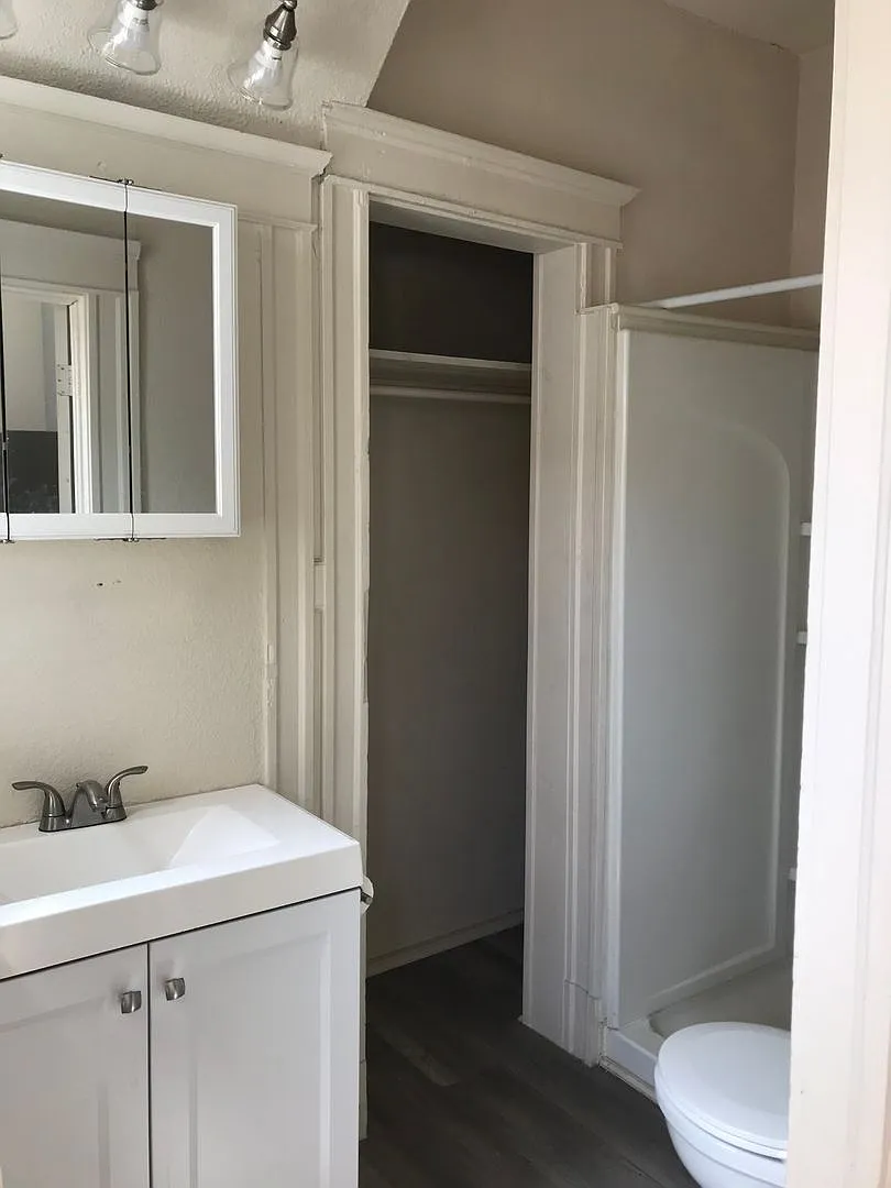 Renovated Apartments in West Wash Park — Photo 3
