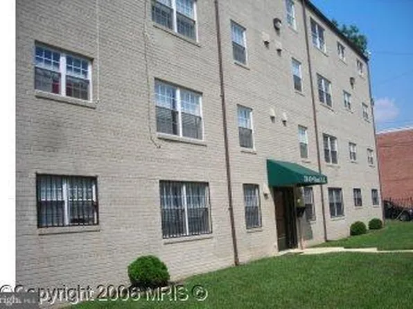 210 43rd Rd NE APT 304, Washington, DC 20019