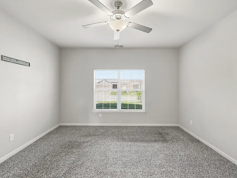 2105 Yarbrough Dr — Photo 34