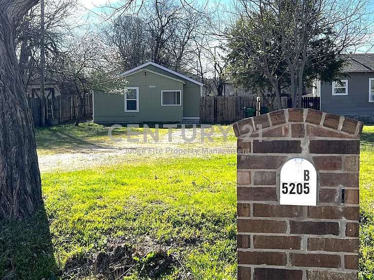 5205 Calloway St #B — Photo 2
