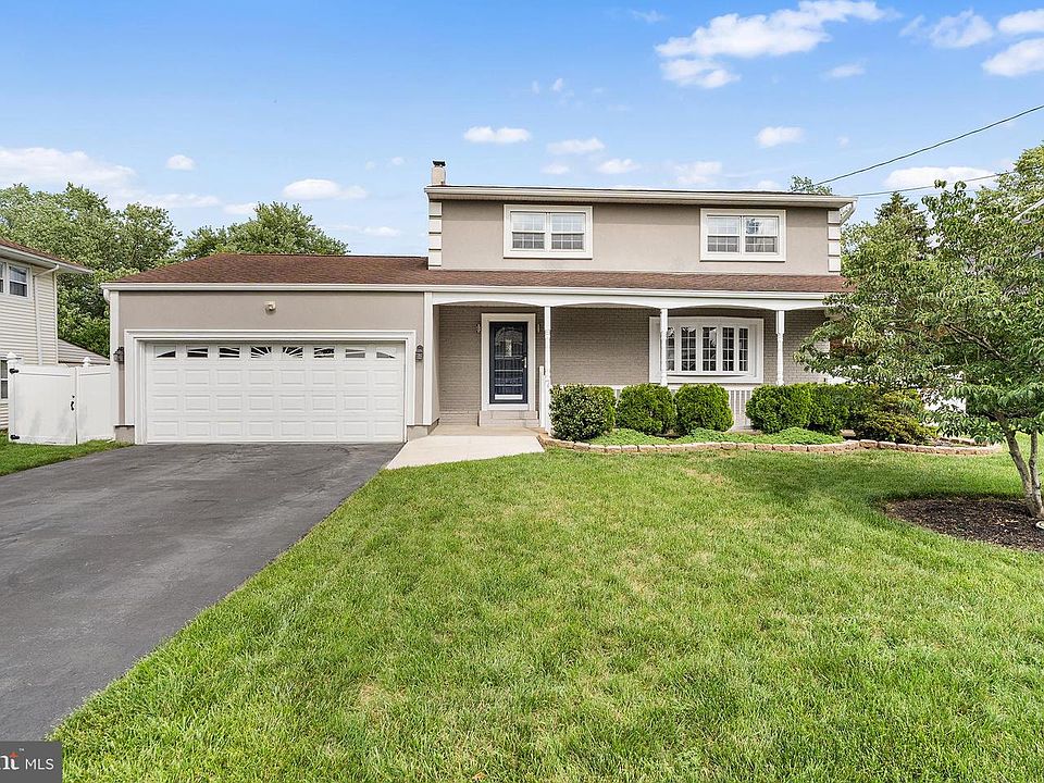 1st image of 7 Oaken Ln
