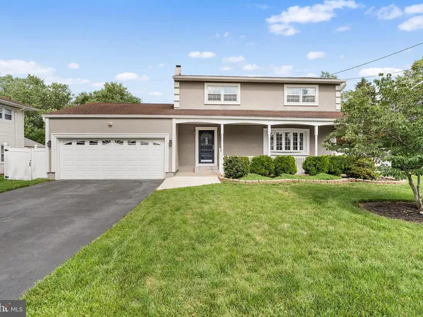 7 Oaken Ln, Hamilton, NJ 08619