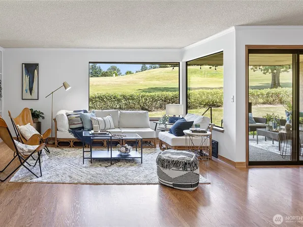 10742 Glen Acres Drive S #T-27, Seattle, WA 98168