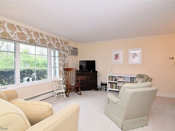 3rd image of 5009 Nob Hill Dr APT B2