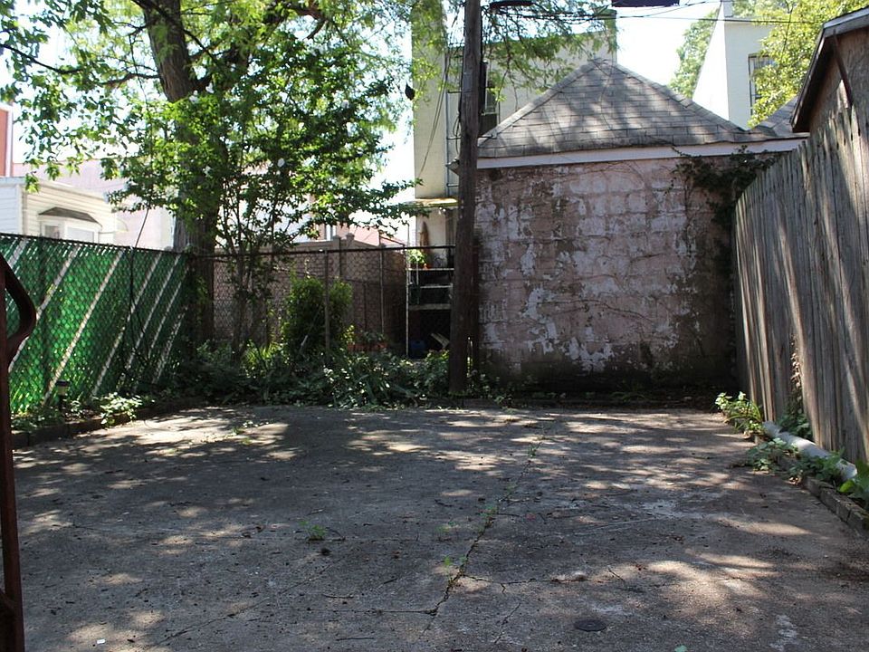 2nd image of 481 E 53rd St #G