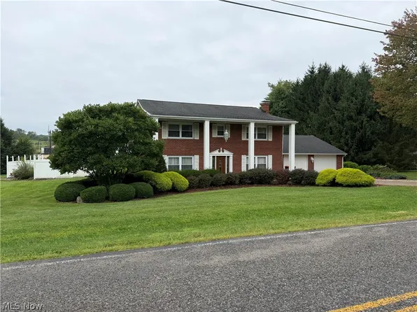 48769 Lakeview Cir, East Liverpool, OH 43920