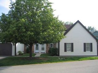 2647 Country Oaks Ct, Aurora, IL 60502