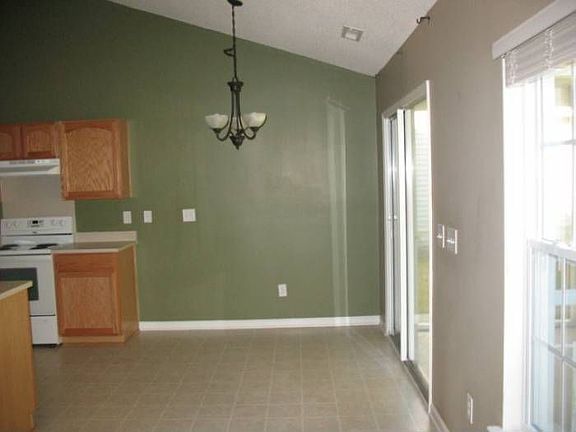 eating area of kitchen
