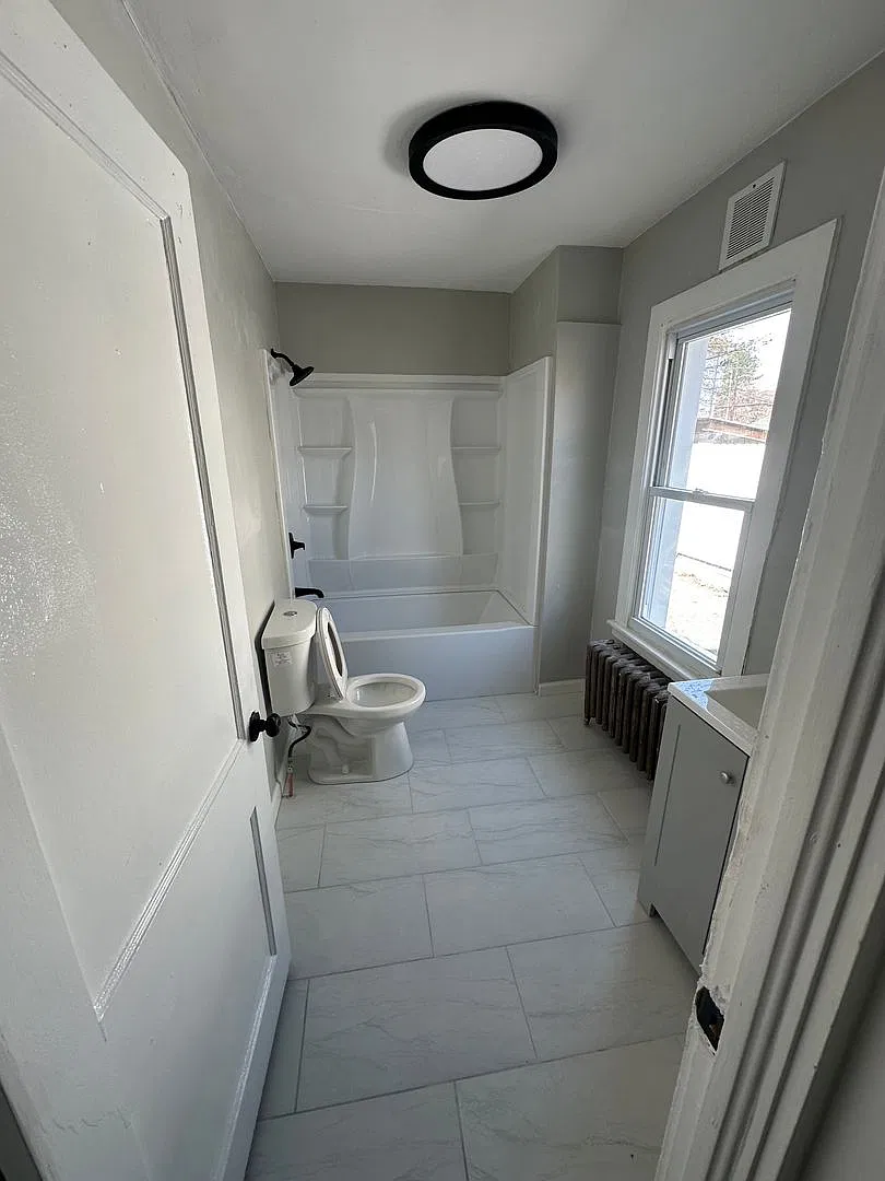 463 Main St, Torrington — Photo 3