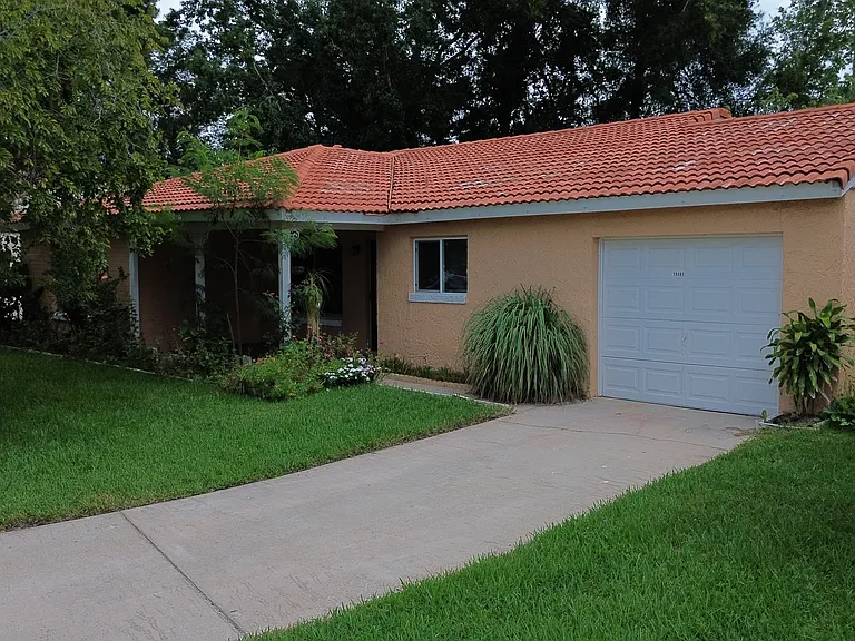 10481 Montpelier Cir — Photo 37