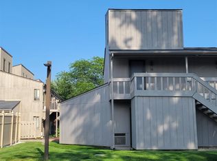 2424 E Tennis Ct #B16, Bay City, MI 48706