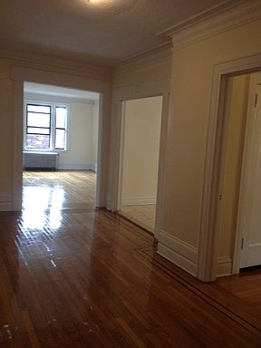 2nd image of 40 S Munn Ave APT 401
