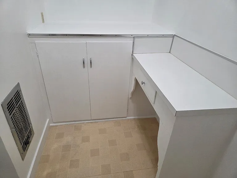1017 F St #6 — Photo 5