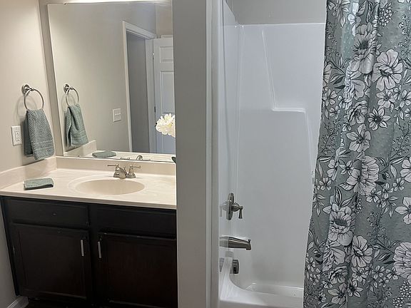 3rd image of 2826 Vanstory St #C