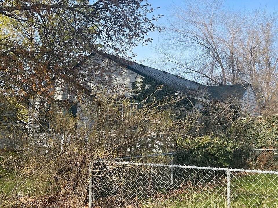 2nd image of 5203 N Washington St