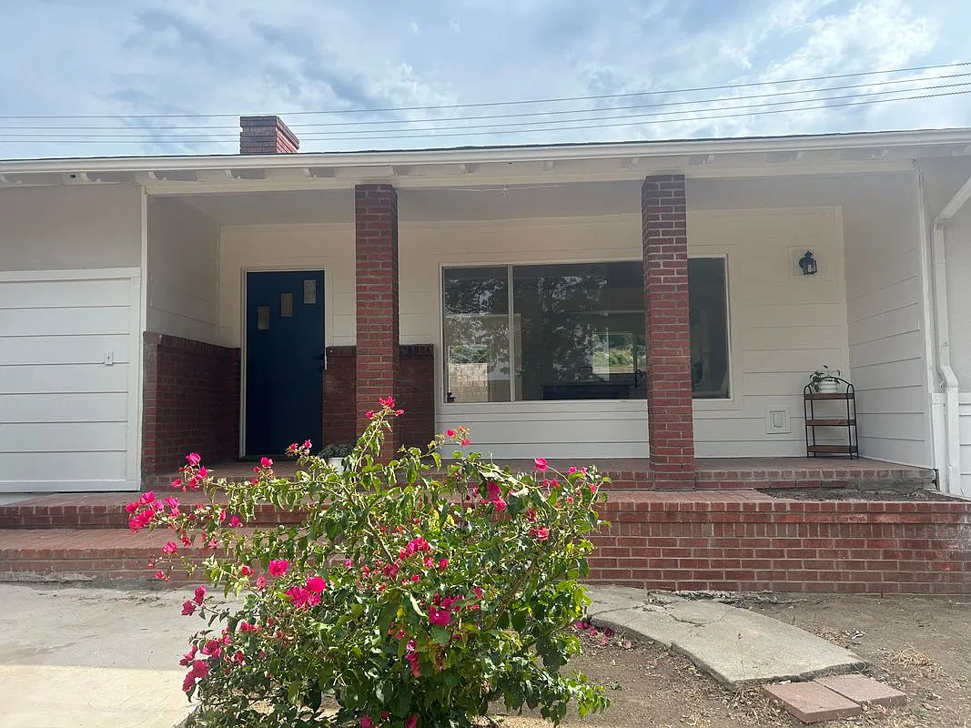 3 bed, 2.0 bath, 1455 sqft, $2,800 — Photo 1