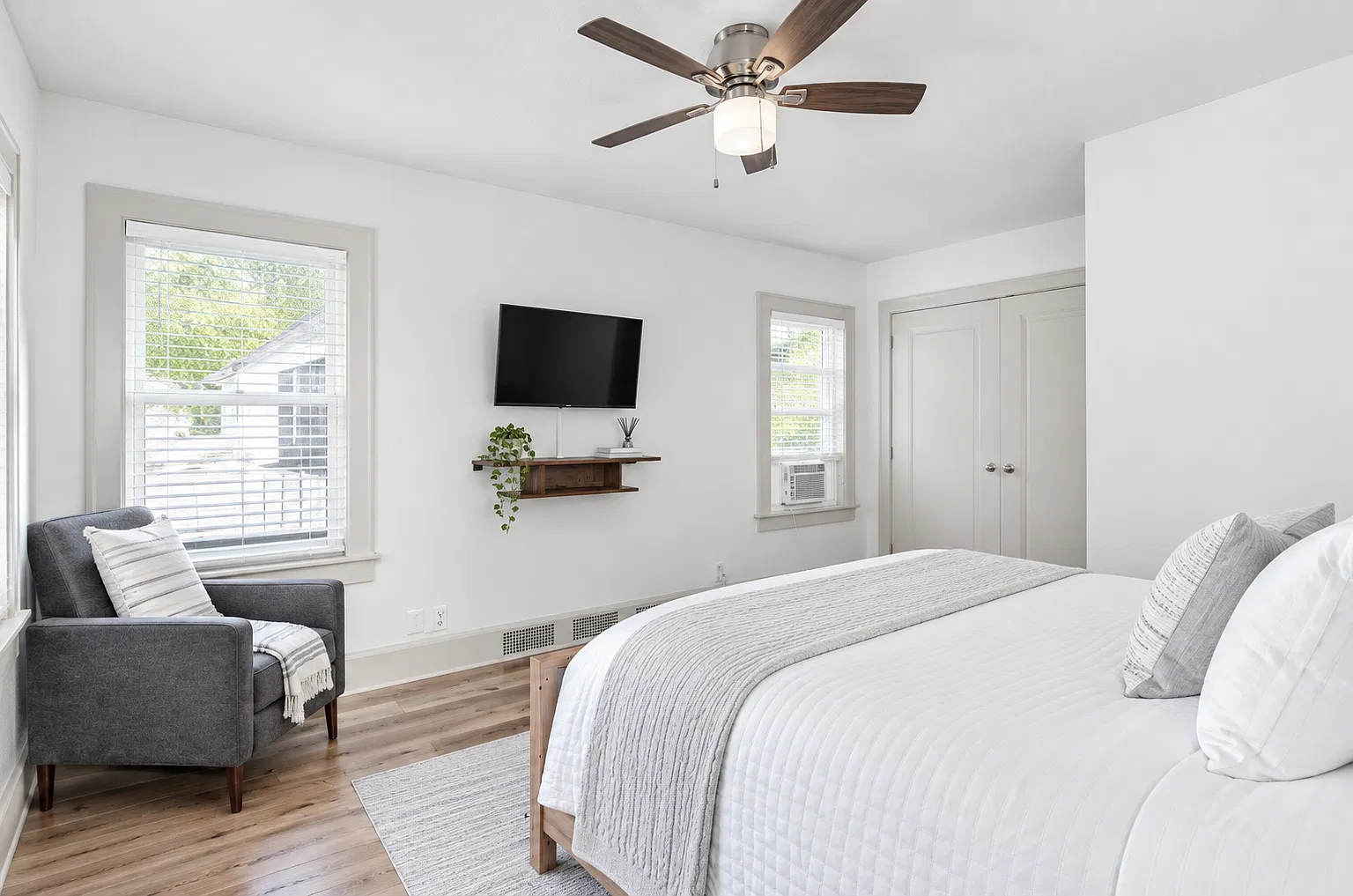 2 bed, 1200 sqft, $3,500 — Photo 4