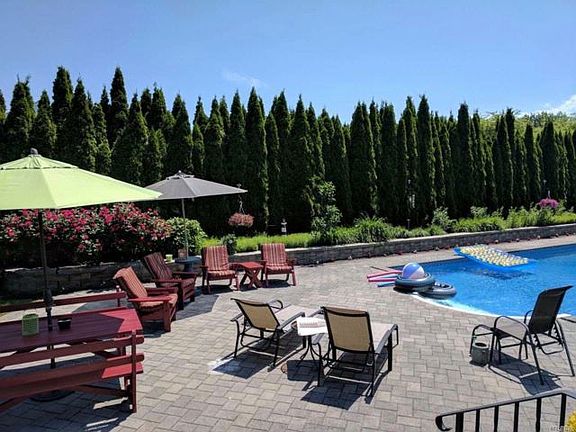 4th image of 80 Jernick Ln