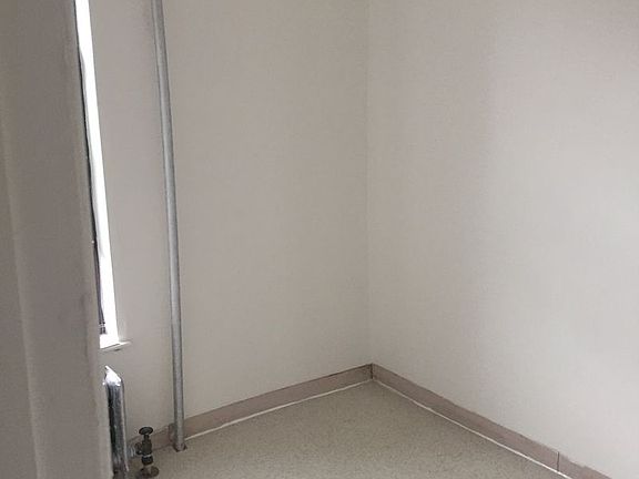 5th image of 66 Lewis Ave APT 6