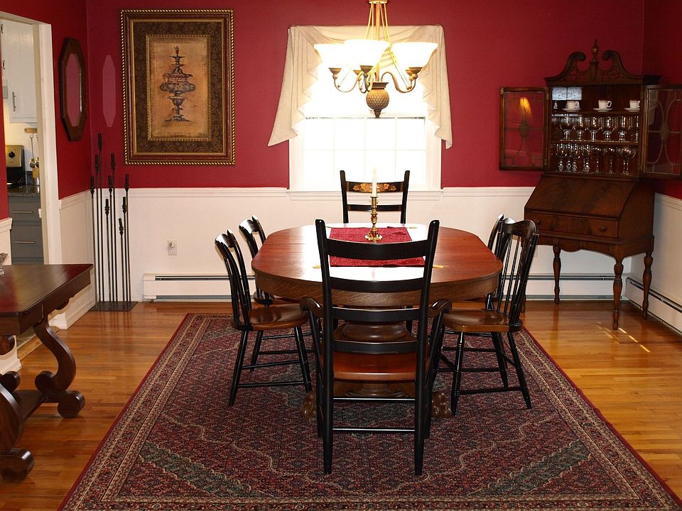 Gracious Dining Room