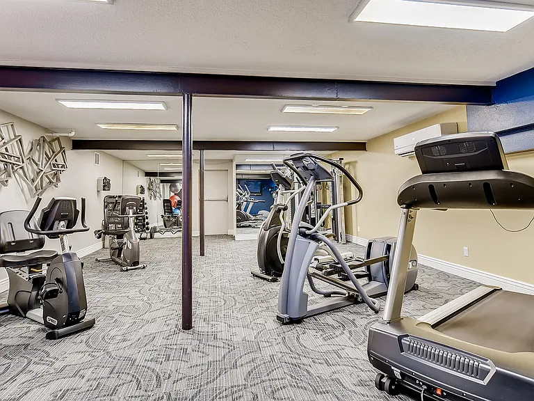 Clearview Apartments 4840-print-022-020-Fitness Room-3600x2403-300dpi