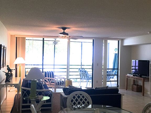 Living Dining Area