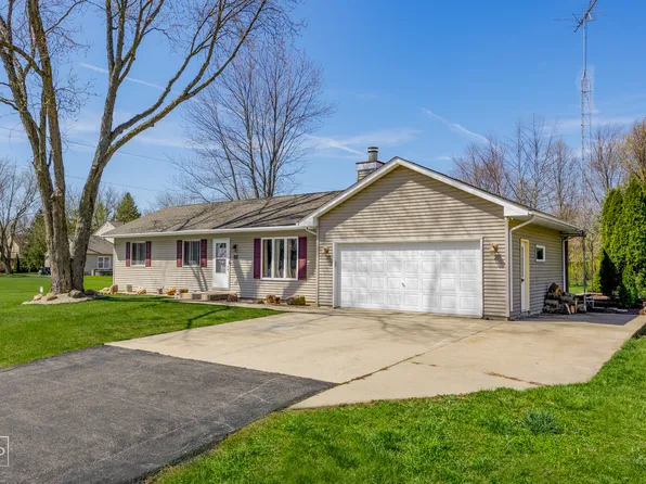 62 Timmy Trl, Somonauk, IL 60552