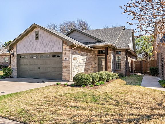 3rd image of 2214 Cobblestone Ct