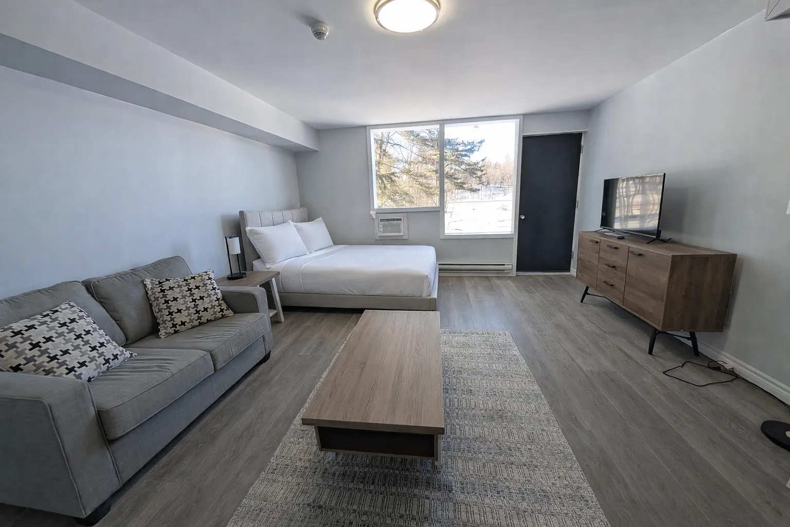 37 Skydeck Lane — Photo 3