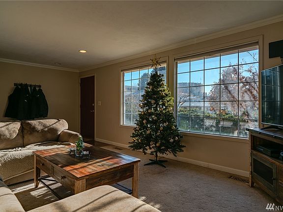 5th image of 1305 Bel Air Dr