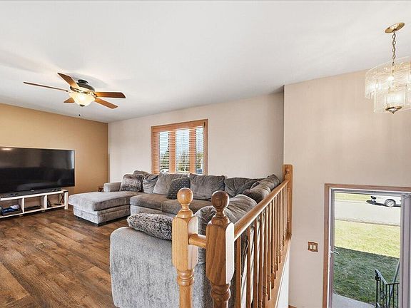 4th image of 1551 Gilleevan Dr