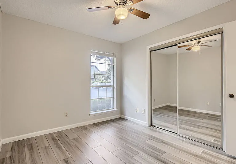 1015 E Yager Ln #141 — Photo 18